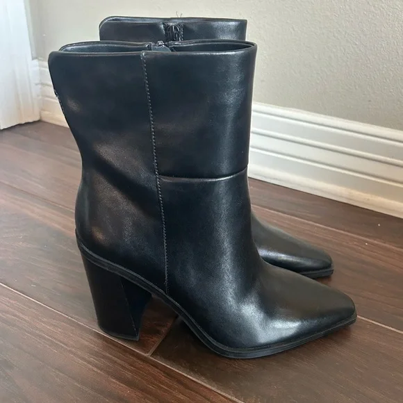 NEW‎ Steve Madden Silvee Black Leather Snip Toe Block Heel Side Zip Boots 9.5
