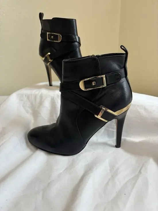 Marc Fisher Aprille Ankle Booties Black Leather & Gold Sz 5.5 Night Out Clubbing