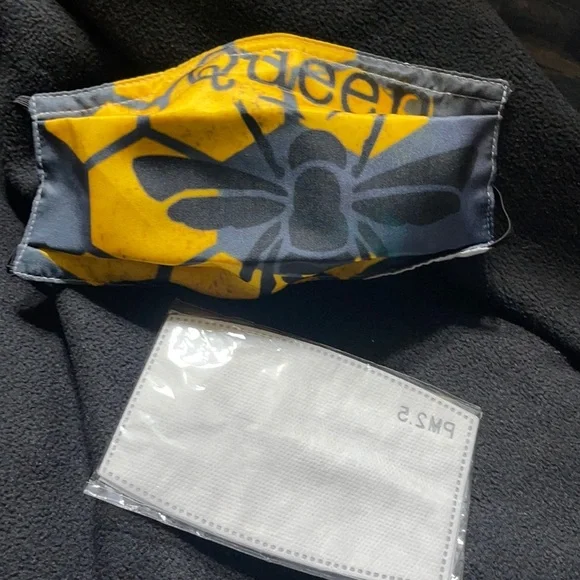 6/$20 New Queen Bee face mask