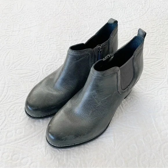 Dansko Harlene‎ Bootie, Distressed Charcoal (Sz 38, US 7.5-8)