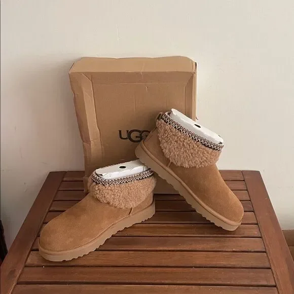 UGG  Classic Ultra Mini Maxi Curly Booties Chestnut USA Women Size 9/UK 7/EU 40