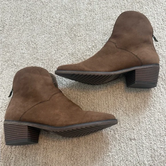 Geewawa Western Women’s Faux Suede Zip Brown Ankle Booties Women’s 8 1/2M  EUC‎