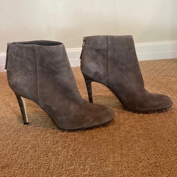 Sam Edelman stiletto ankle bootie. Size 8.