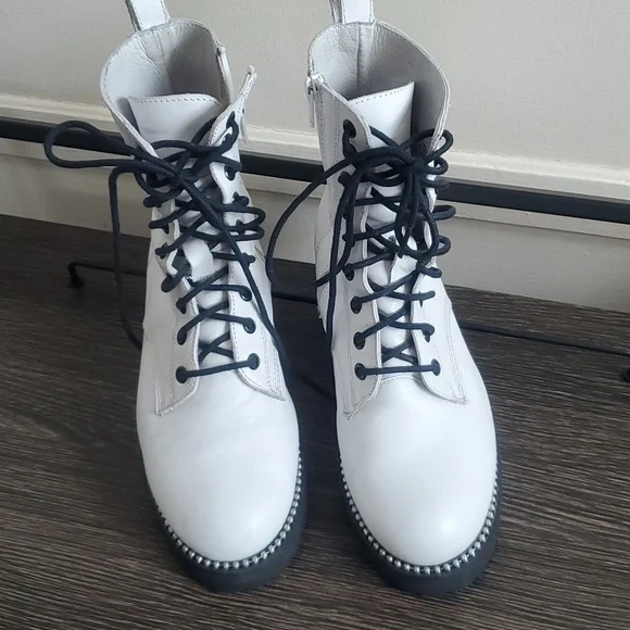 Steven New York Gardy White Leather lace-up Combat Boot Size 8.5