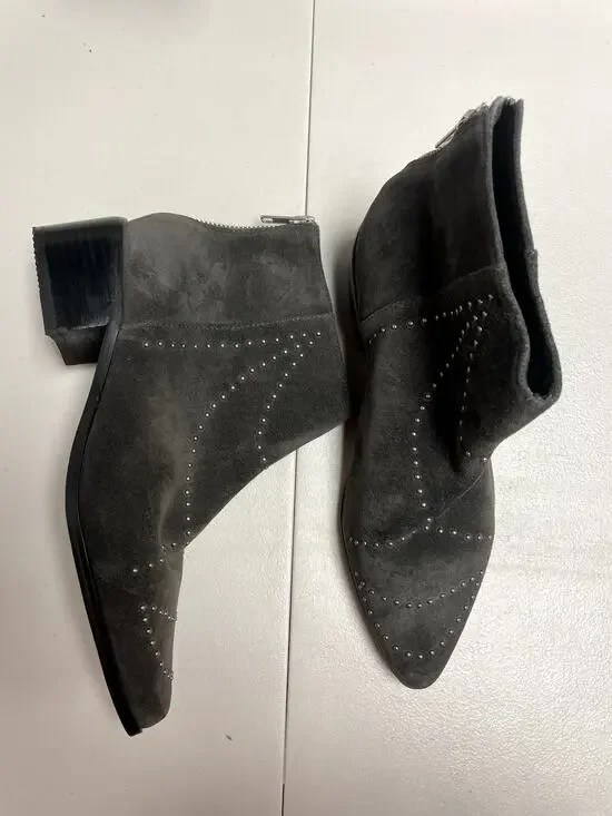 GREY CITY Women's Wendy Studded Bootie Iron Grey Suede Size 6.5 Pointed Toe