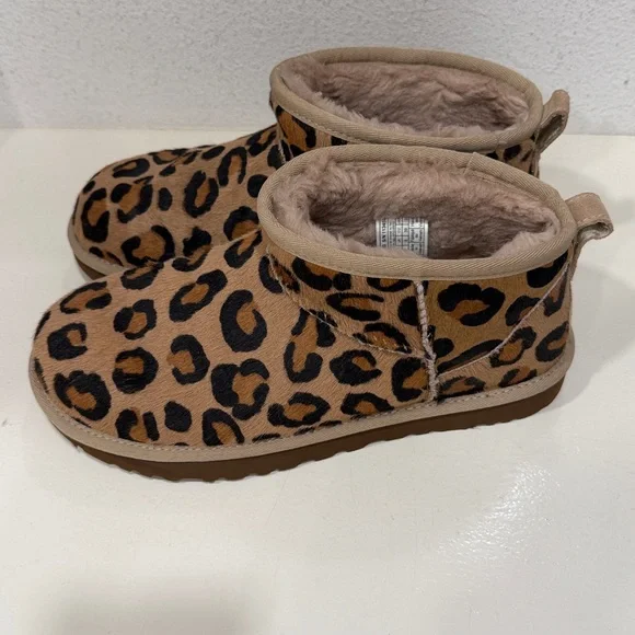 UGG WOMEN'S CALF HAIR LEOPARD ULTRA MINI BOOTIES BOOTS BLACK CHESTNUT LIKE New