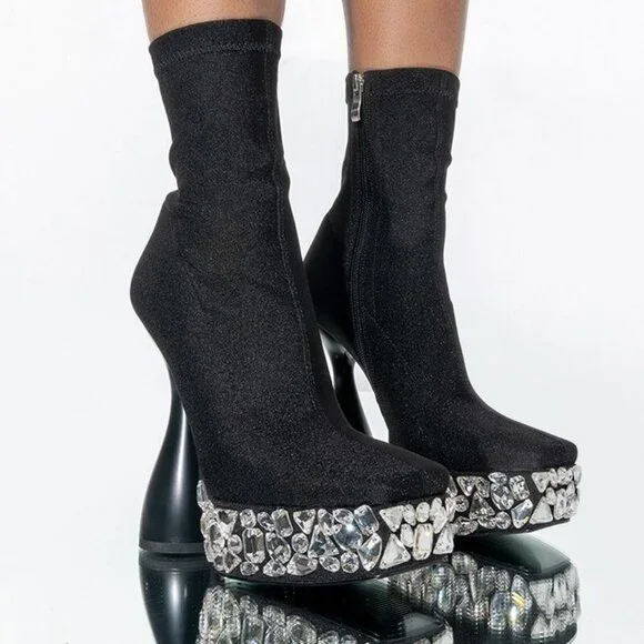 AZALEA WANG DIAMONDS WALK  RUNWAY CHUNKY BOOTIE IN BLACK ( BRAND NEW )