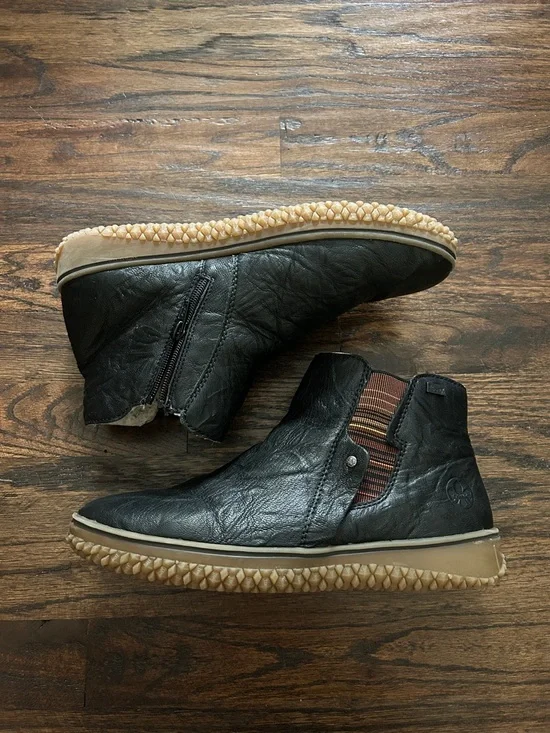 Rieker‎ Waterproof Leather Shearling Lining Black Ankle Boots. Size 42 EU/10 US