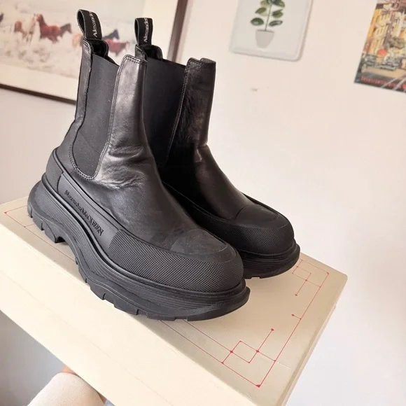 Alexander McQueen Womens Black Leather Ankle Ankle Boots Shoes size 9