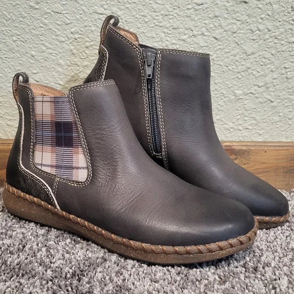 Gray Ankle Boots with Plaid Detail