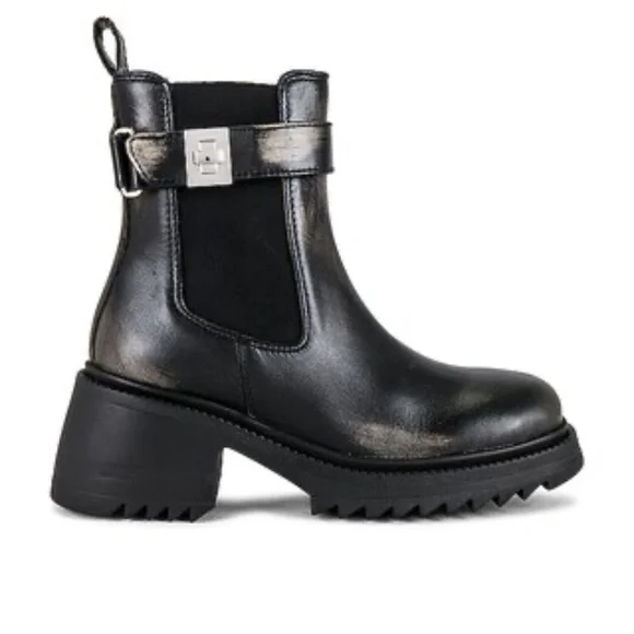 Steve Madden Gates Bootie in Black Distressed