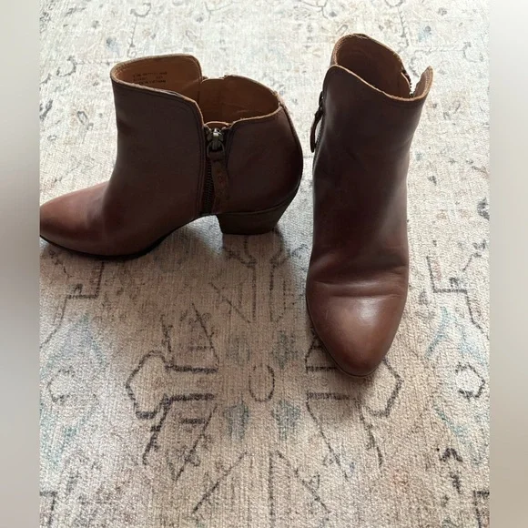 Frye Judy Zipper Leather Ankle Boots