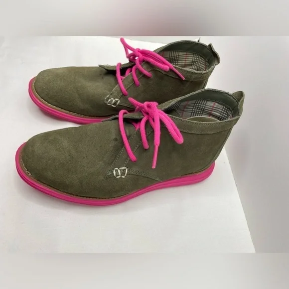 Skechers Groove Lite-Chummy Olive Green Suede Ankle Booties Size 6
