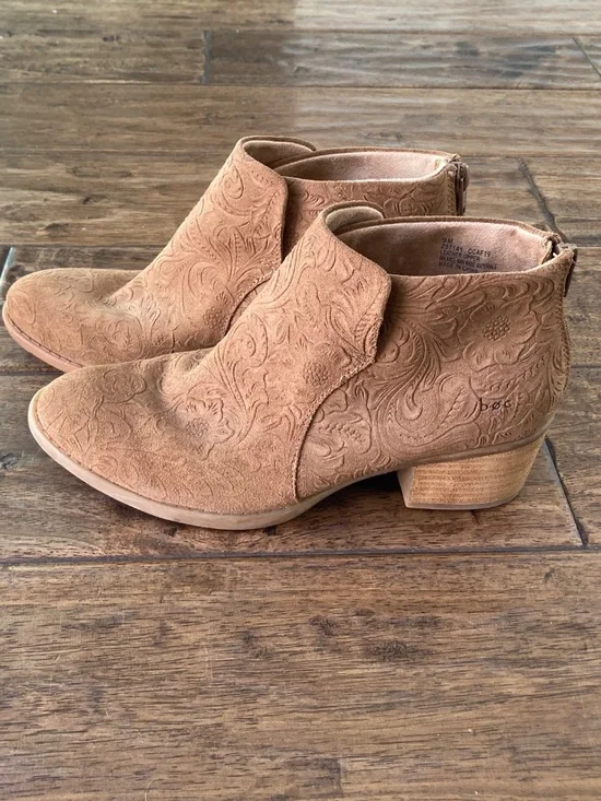 B.O.C. Floral Embossed Leather Tan Womens 9M Ankle Bootie Block Heel Boho