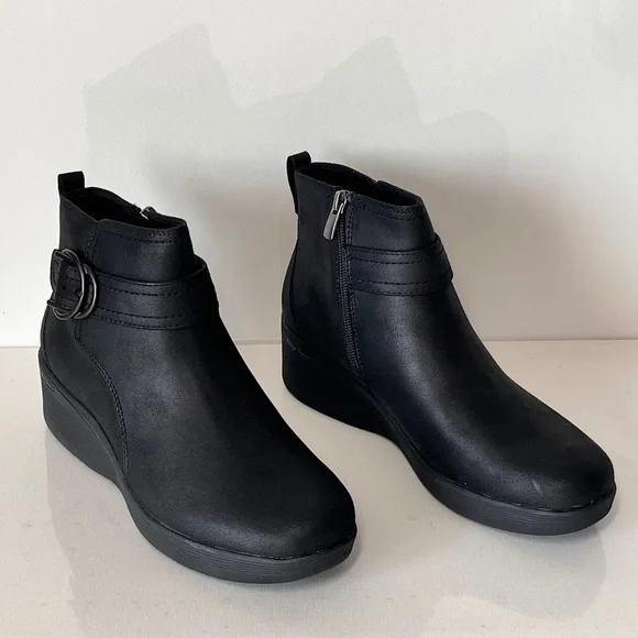 Skechers Pier-Lite Forever Chic Ankle Boots