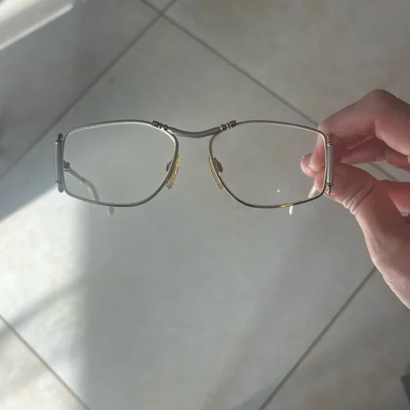 Vintage women’s Gold Metal Frames Glasses