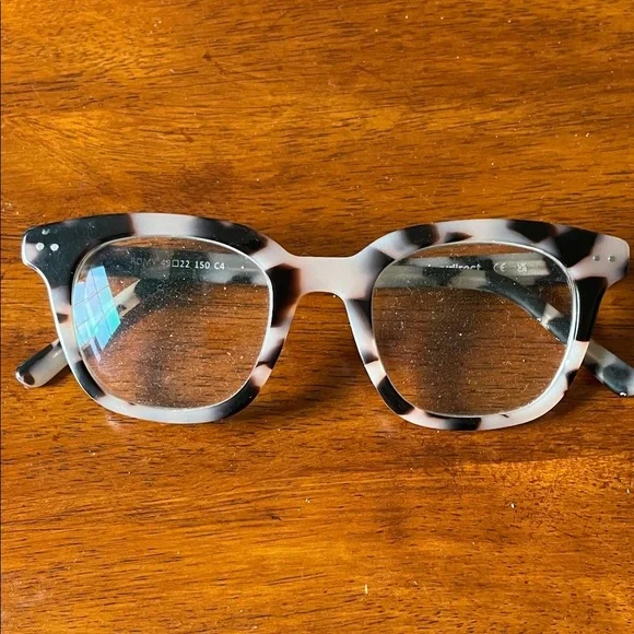 Chic Tortoise Shell Women's Glasses