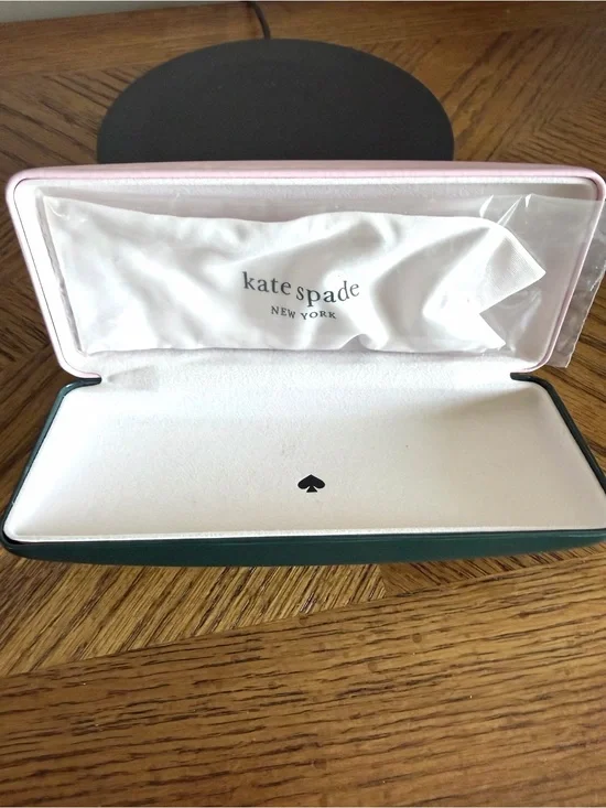 🎅🏻 SALE kate spade Pink and Green Eyewear Case with White Interior and new cloth