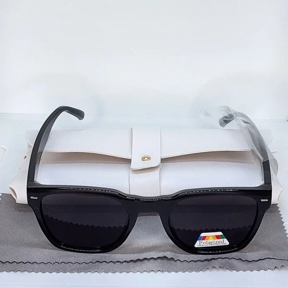 Black Polarized Rectangular Sunglasses | UV400 | Unisex | Case + Cloth Included