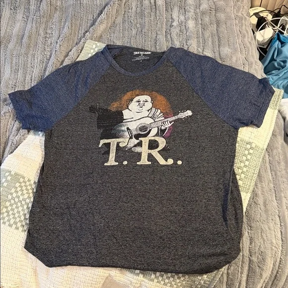 Men’s True Religion t shirt