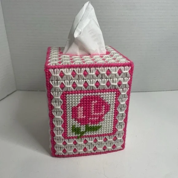 Handmade Needlepoint Plastic Canvas Pink/Green/White Yarn Tissue Box Granny Core