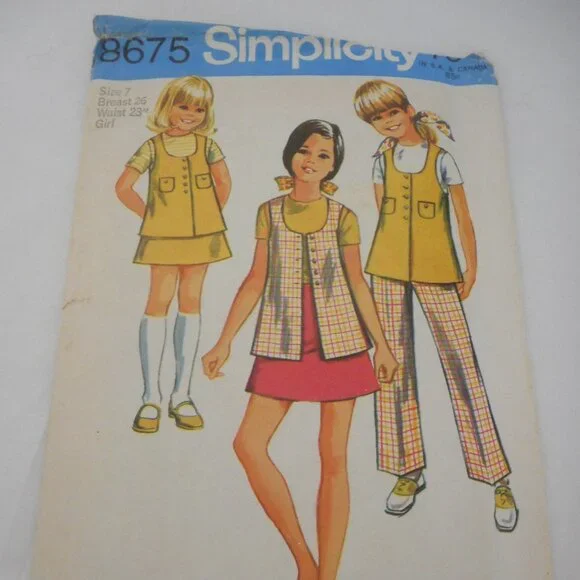 Vintage 1970s Girls Size 7 Simplicy pattern 8675