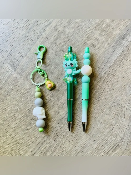 NEW📚 Homemade Crafted Bag Charm & Beaded Pen Set OS