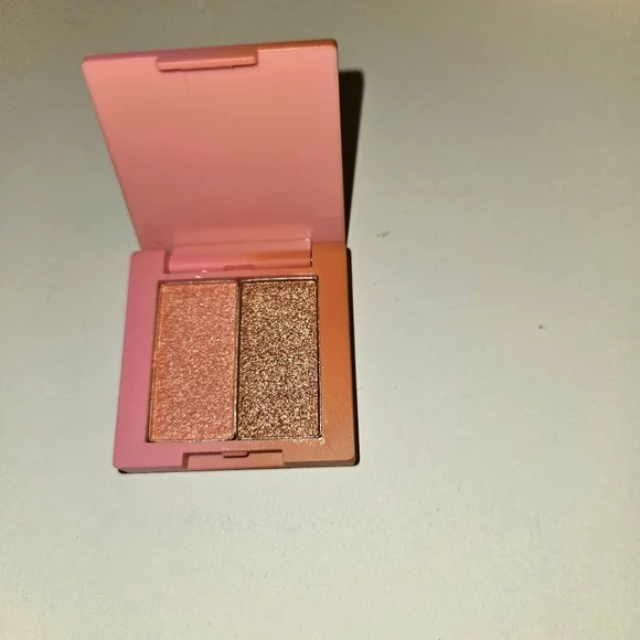F.A.R.A.H Dual Eyeshadow in Forget Me Not and Nectar