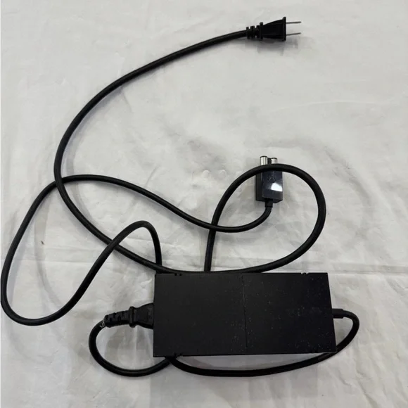 Compatible Replacement Power Charger Adapter 200-240V Xbox One‎ Untested