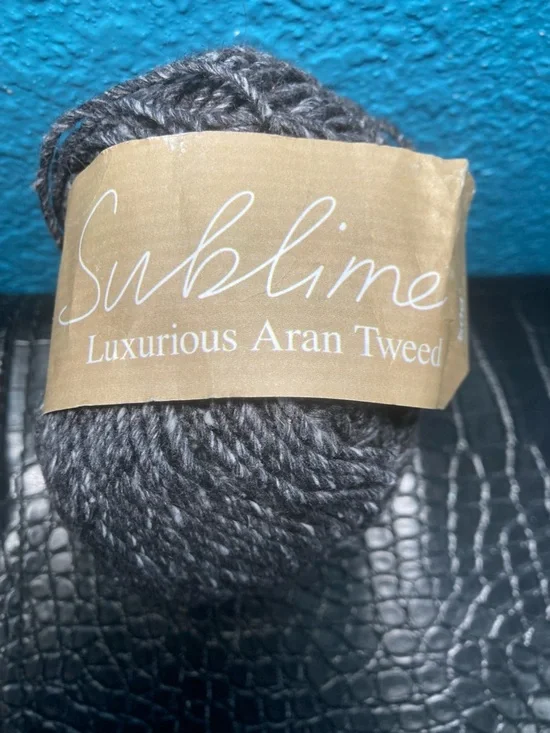 NWT‎ Sublime Luxurious Aran Tweed 40% Wool 40% Cotton 20% Llama Color 414