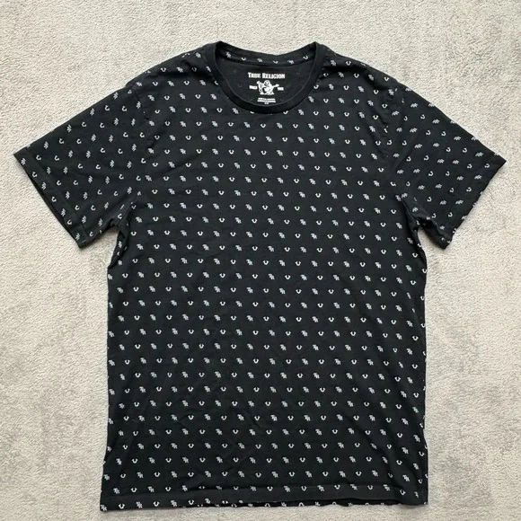 True Religion All Over Print T Shirt Mens Small‎ Black Short Sleeve Crew