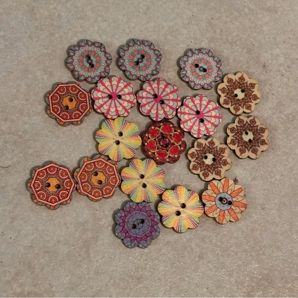 3/4 inch Floral Wooden Buttons - Mixed Patterns