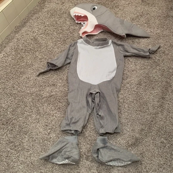 Shark Costume Size 12-18 Months Baby Toddler‎