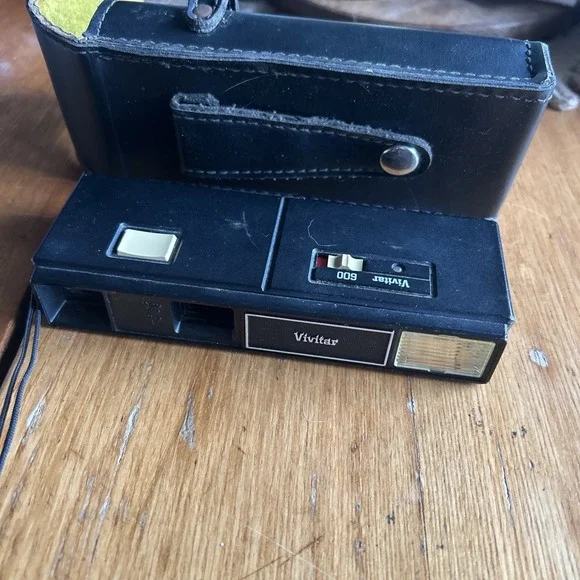Vivitar 600‎ Vintage Point And Shoot Pocket Camera With Leather Case Tested