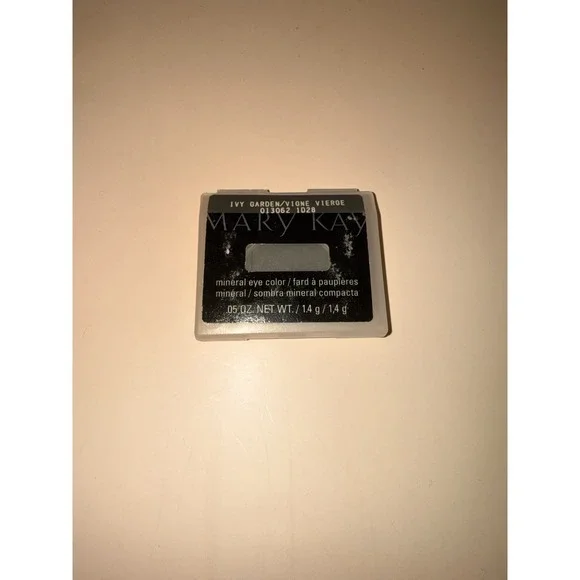Mary Kay Mineral Eye Color Shadow -‎ IVY GARDEN 013062 - Discontinued New 2007