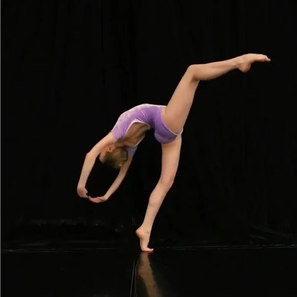 Royal Couture XO Ballet Velvet Leo | Backlesss Lavender