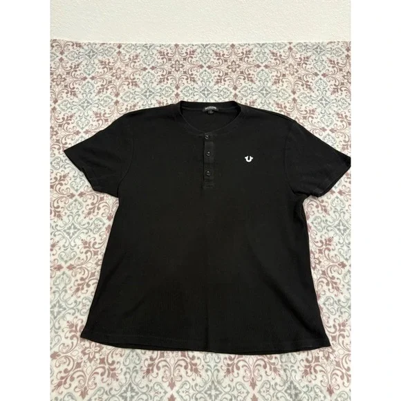 True Religion Mens 2XL Black Waffle Knit Henley Short Sleeve Horseshoe Logo Shir