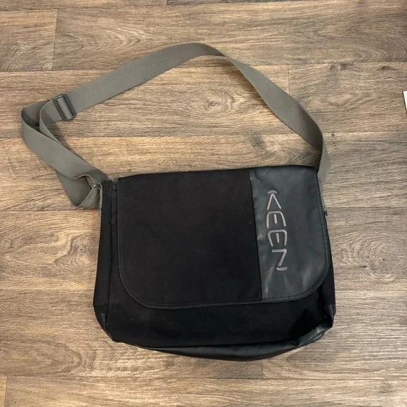 Keen Hybrid Transport MORTON MESSENGER Messenger U Bag Sling Bag‎ Black Color