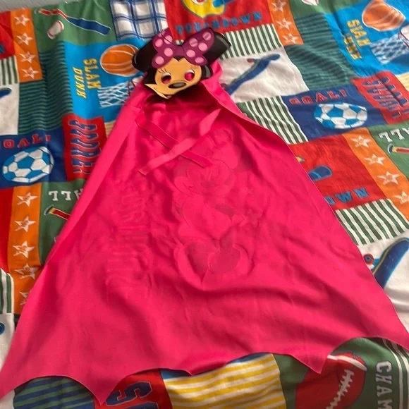 - Minnie Mouse cap