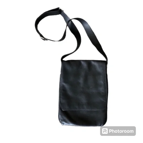 Cole Haan Black Leather Crossbody Messenger Bag With Adjustable Strap Size OS