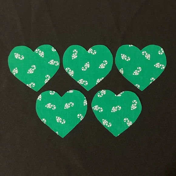 ⭐️ Vintage 1990s Set of 5 Heart Shaped Christmas Fabric Scraps 4.5” x 4”