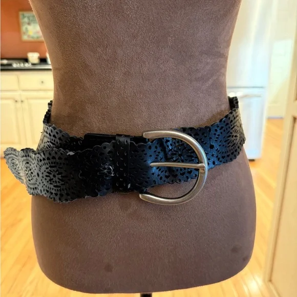 Black Scalloped Laser-Cut Women's Waist Belt with Metal Buckle Wide Size M