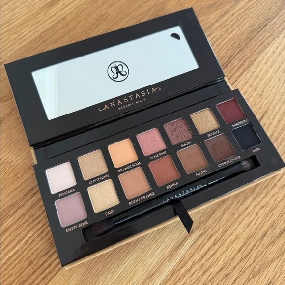 Anastasia Beverly Hills Eyeshadow Palette - Soft Glam