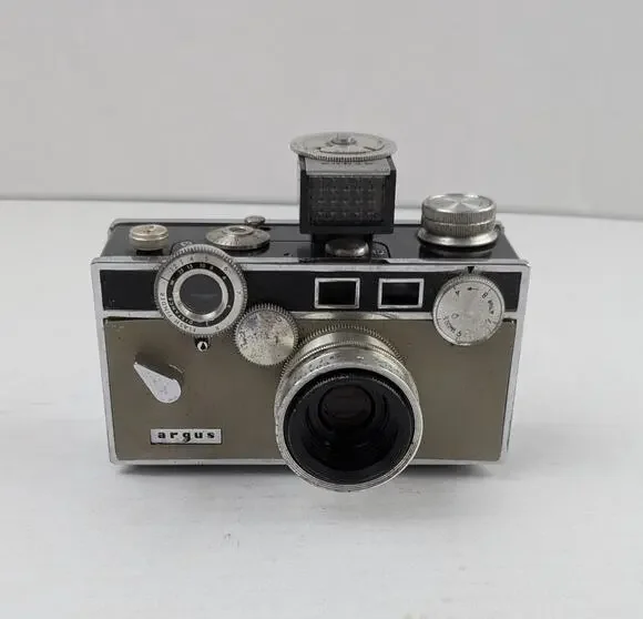 Vintage Argus LC-3 35mm Rangefinder Camera w Flash Made in Japan Untested