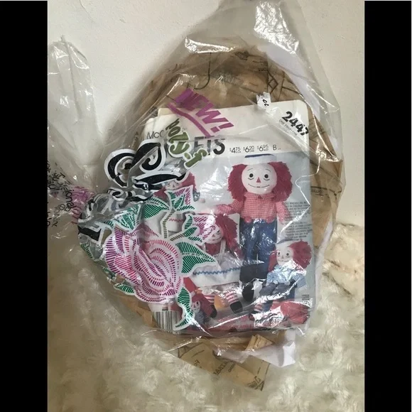 Rare Vintage 1985 McCall’s Raggedy Ann&Andy Crafts