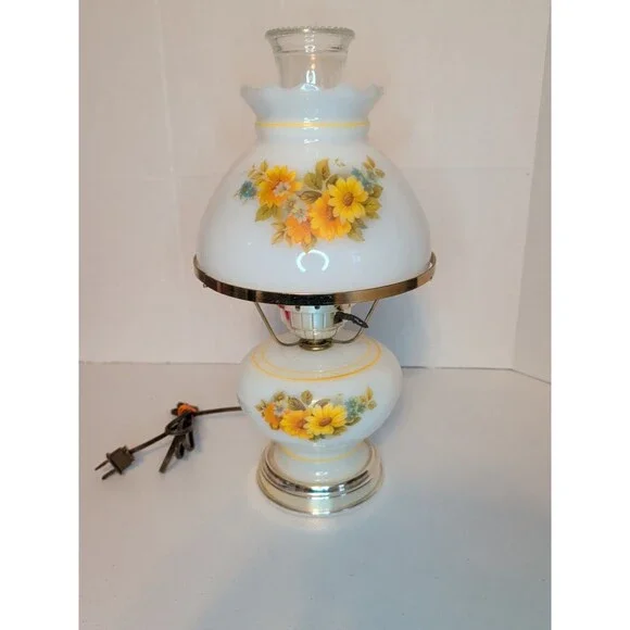VTG Milk Glass Table Lamp Yellow Rose Electric Country Cottage Floral Garden 16”
