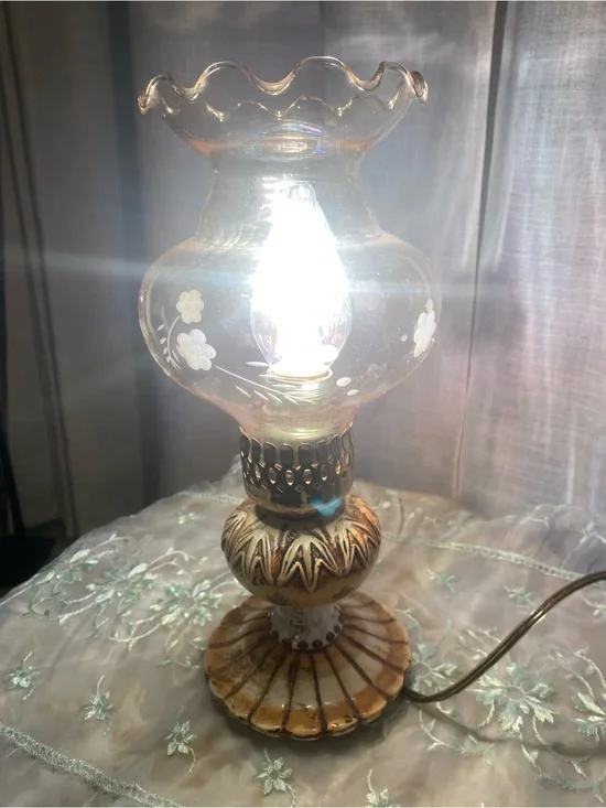 Mid-Century Gone With The Wind Style Electric Parlor Lamp Floral Hurricane Light