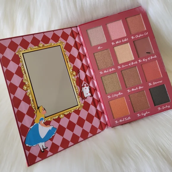 💙DISNEY ALICE IN WONDERLAND 12 EYESHADOW PALETTE💙