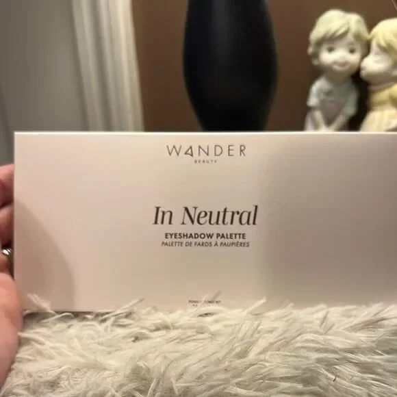 Wander Beauty In Neutral Eyeshadow Palette NEw