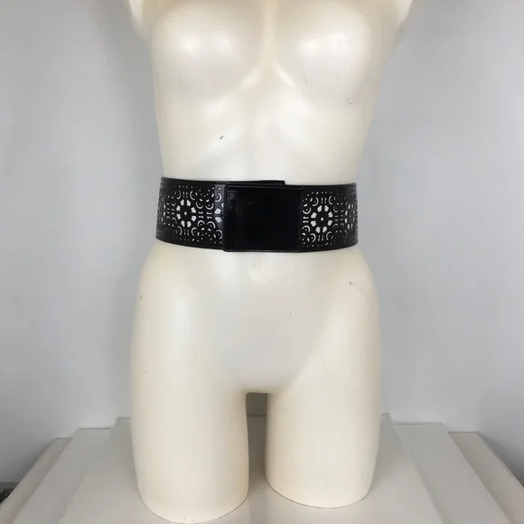 White House Black Market Patent Leather Wide Statement Belt Floral Filigree Sz M